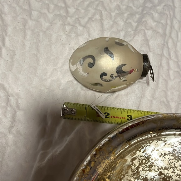 Mercury glass 8” bowl w ornaments - Picture 5 of 6